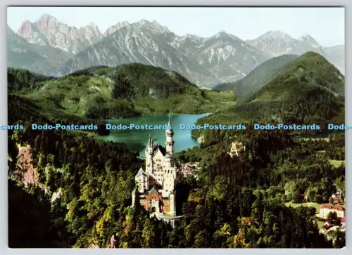 L363184 Königsschloss Neuschwanstein mit Blick auf Hohenschwangau M Herpich