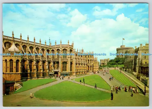 L363338 Berkshire Windsor Castle Lower Ward mit St George Chapel links und Ro