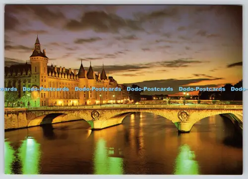 L363379 Paris La Conciergerie et le Pont au Change Ovet Souvenirs Bonechi