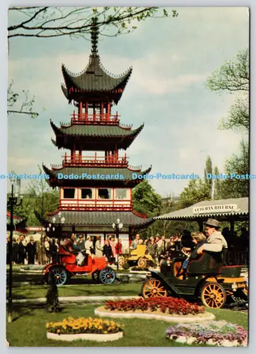 L363782 Kopenhagen Dänemark Der Chinesische Turm und die altmodischen Autos Aegte Gr