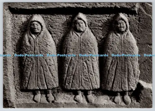 L364412 Northumberland Housesteads römisches Fort Stein zeigt drei Gottheiten min