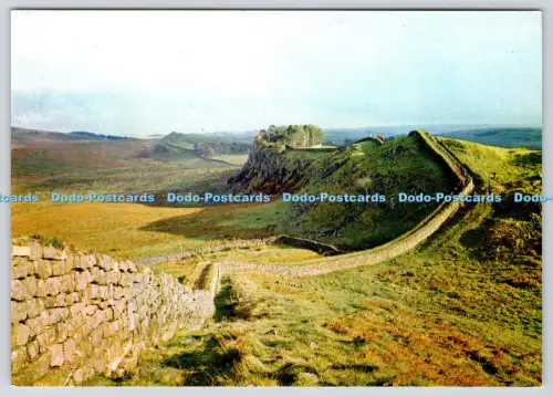 L364419 Die römische Mauer am Cuddy Crag J Arthur Dixon