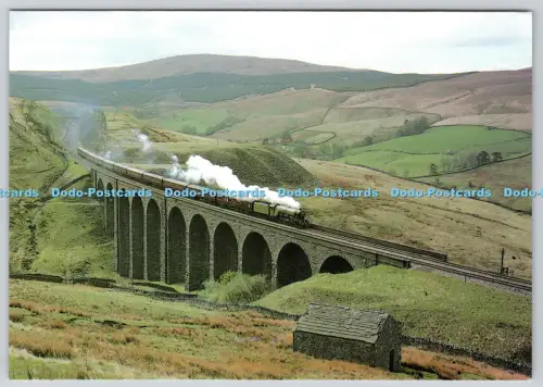 L364774 Settle Carlisle Railway No 4472 Flying Scotsman on a Northbound Train at