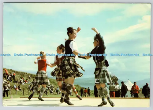 L364788 Tänzer bei Tobermory Highland Games Braemar Films