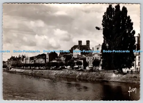 L364821 Verdun Meuse La Ville aux Bords de la Meuse Yvon Paris RP