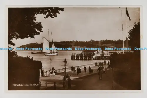 C033339 Cowes. I. W. Dean. Sandown. The Bay Serie. RP