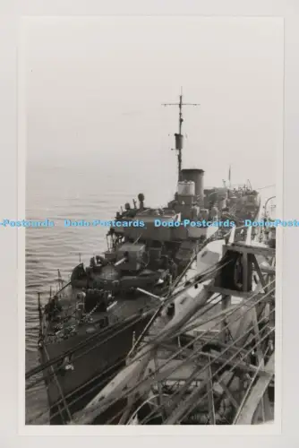 C033455 Fu Po. Ex HMS Petunie. 1946. Altes Foto