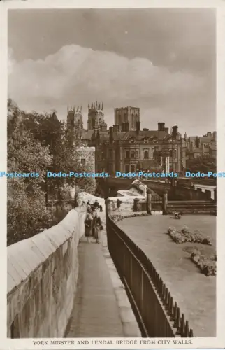 R048601 York Münster und Lendalbrücke von der Stadtmauer RP