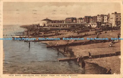 R048669 Neues Bandgehege und Strand vom Pier Worthing 1931