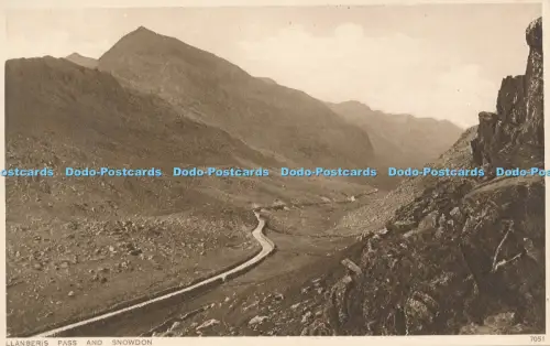 R049272 Llanberis Pass and Snowdon Photochrom No 7051