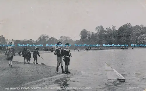 R049909 The Round Pond South Kensington Gardens London The Star