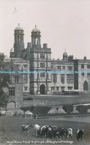 R050210 Nahansicht Vordereingang Stonyhurst College RP