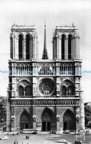 R051080 Paris en Flanant Notre Dame Yvon RP