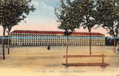 R052025 Pau La Caserne Bernadotte Carrache