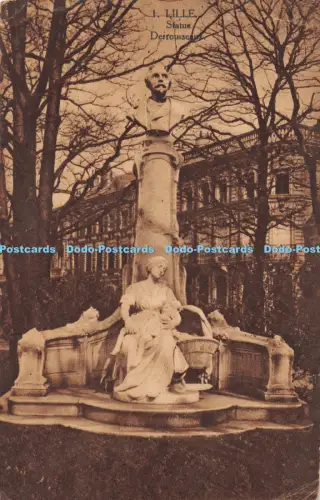 R052035 Lille Statue Destousseaux