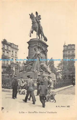 R052036 Lille Statue du General Faidherbe