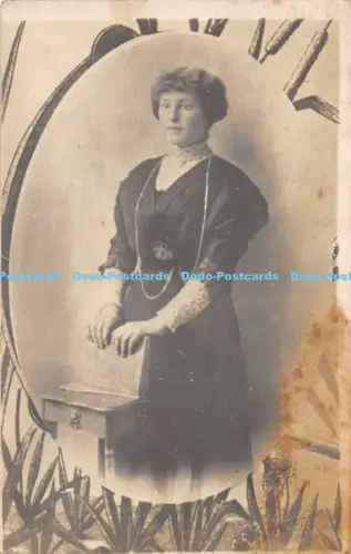 R052541 Alte AK Frau