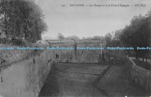 R053034 Bayonne Les Remparts a la Porte d Espagne ND No 142