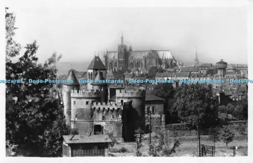 R054569 Metz Vue d Ensemble sur la Porte des Allemands et la Cathedrale La Cigog