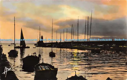 R055300 Cote d Azur Crepuscule dans le Port RP