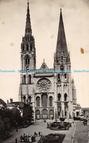 R055407 Chartres La Cathedrale R Gallois