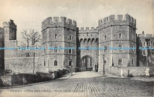 R056152 Henry VIIIs Gateway Windsor Castle