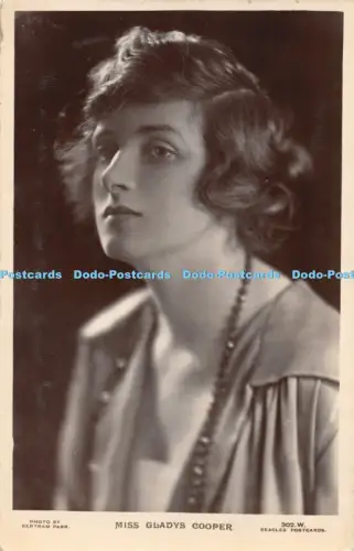 R056904 Miss Gladys Cooper Beagles and Co RP