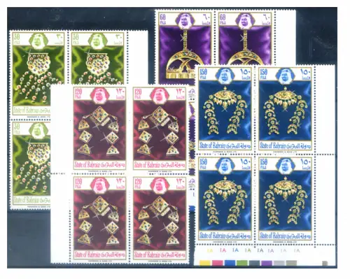 Bahrain. Schmuck 1975. 4er Blöcke, Bogenwinkel.