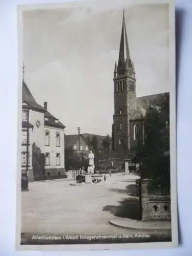 AK Altenhundem Westfalen Kriegerehrenmal und Kath. Kirche