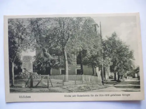 AK Rödichen Schnepfenthal Kirche mit Gedenkstein