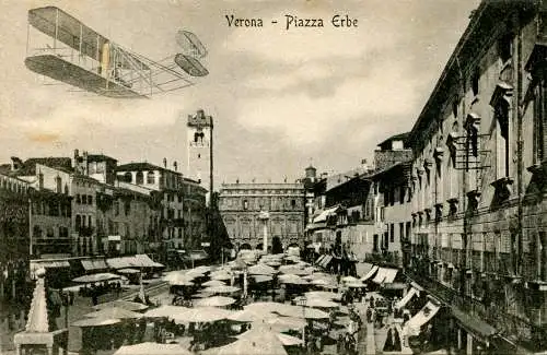 Verona Piazza Erbe – Postkarte mit Flugzeug im Flug auf dem Platz