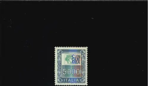 HOHER WERT 5000 L. KOPF STARK NACH RECHTS VERSCHOBEN