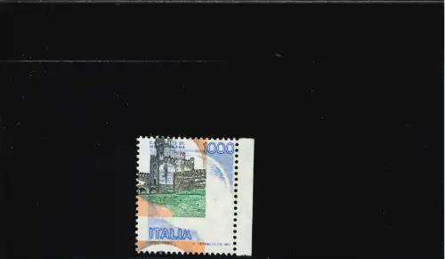 CASTELLI 1000 L. STARK VERSCHOBENE MITTE