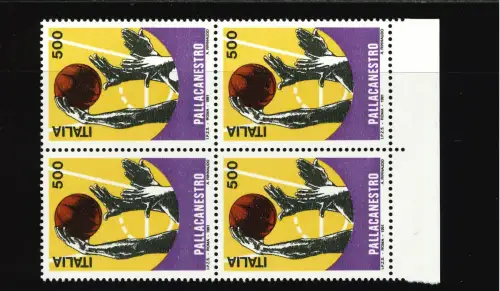 BASKETBALL GROSSER WEISSER BALL IN EINEM VIERTEL