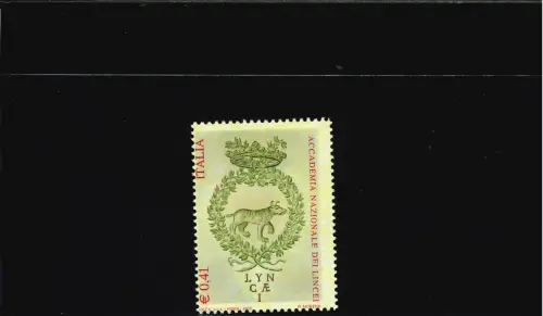 ACADEMIA LUCHSE AUF GELBEM HINTERGRUND