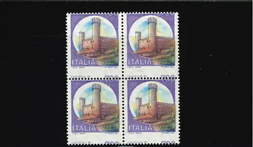 CASTELLI 700 L. STARK VERSCHOBENE HORIZONTALE VERZAHNUNG IN VIERTEL