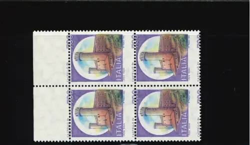 SCHLÖSSER 700 L. STARK VERSCHOBENE HORIZONTALE VERZAHNUNG IN VIERTELOBERKANTE