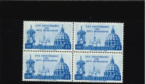 LATERANBÖCKE FARBFLECK AN DER BASIS DES OBELISKEN IN EINEM VIERTEL