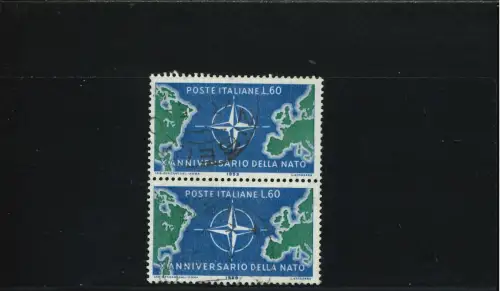 NATO 60 L. PAAR EIN WEISSER PUNKT VOR DEM LESEN