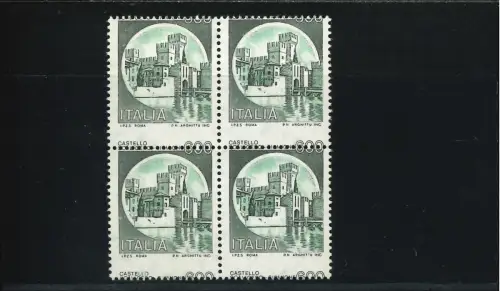 SCHLÖSSER 600 L. STARK IN VERTIKALER RICHTUNG VERSCHOBENE ZAHNUNG VIERTEL