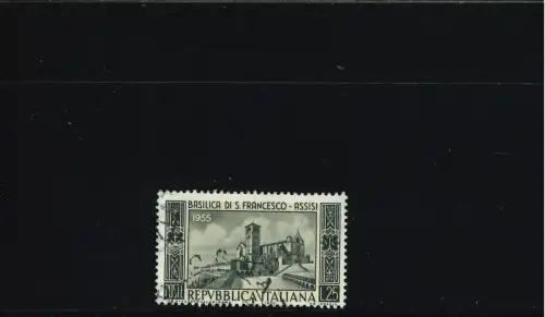 SITZUNG DIAGONALE LINIE AUF DER STRAßE