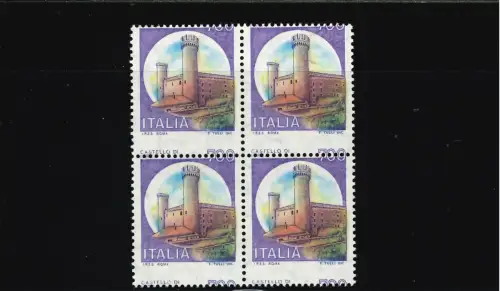 CASTELLI 700 L. STARK VERSCHOBENE HORIZONTALE VERZAHNUNG IN VIERTEL