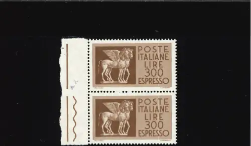 FLÜGELPFERDE 300 L. VERTIKALE WEISSE LINIE AUF PAAREN