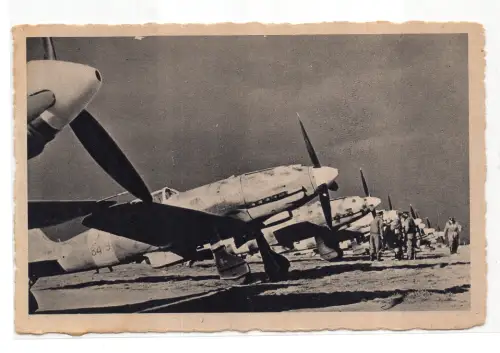 Inline Kampfflugzeuge vor Abflug - Postkarte