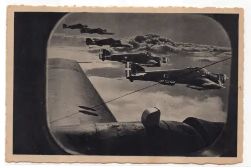 Luftfilter in Flugbildung über das Mittelmeer - Postkarte