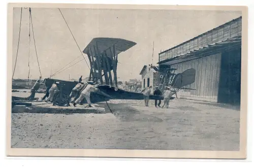 Österreichisches Wasserflugzeug L. 32 gefangen in Lissa