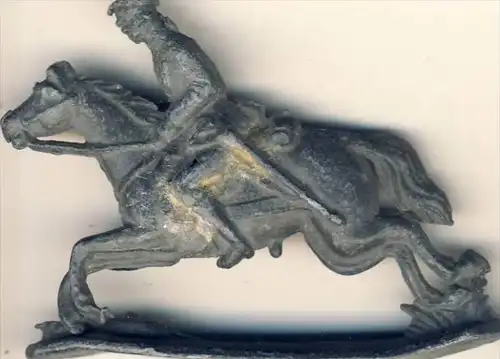 Antik-Zinn-Soldat auf dem Pferd im Galopp ca. von 1938  --- siehe Foto !!   (5)