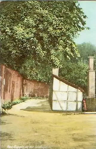 Neuruppin v.1913 Schuppen a. d. Stadtmauer (19652)