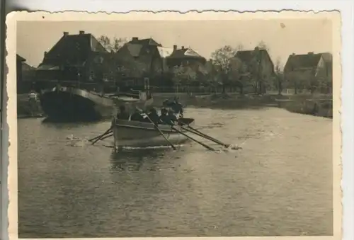 Laasphe v. 1947  Wohnhäuser,Boot,die Lahn  (43206)