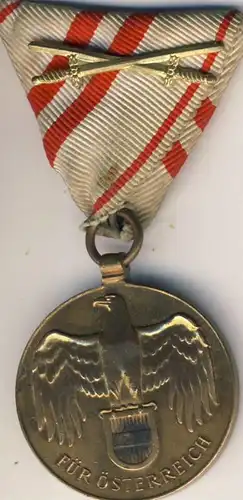 Österreich v. 1914-1918  Orden mit Schwerter und Adler  (Orden 3)